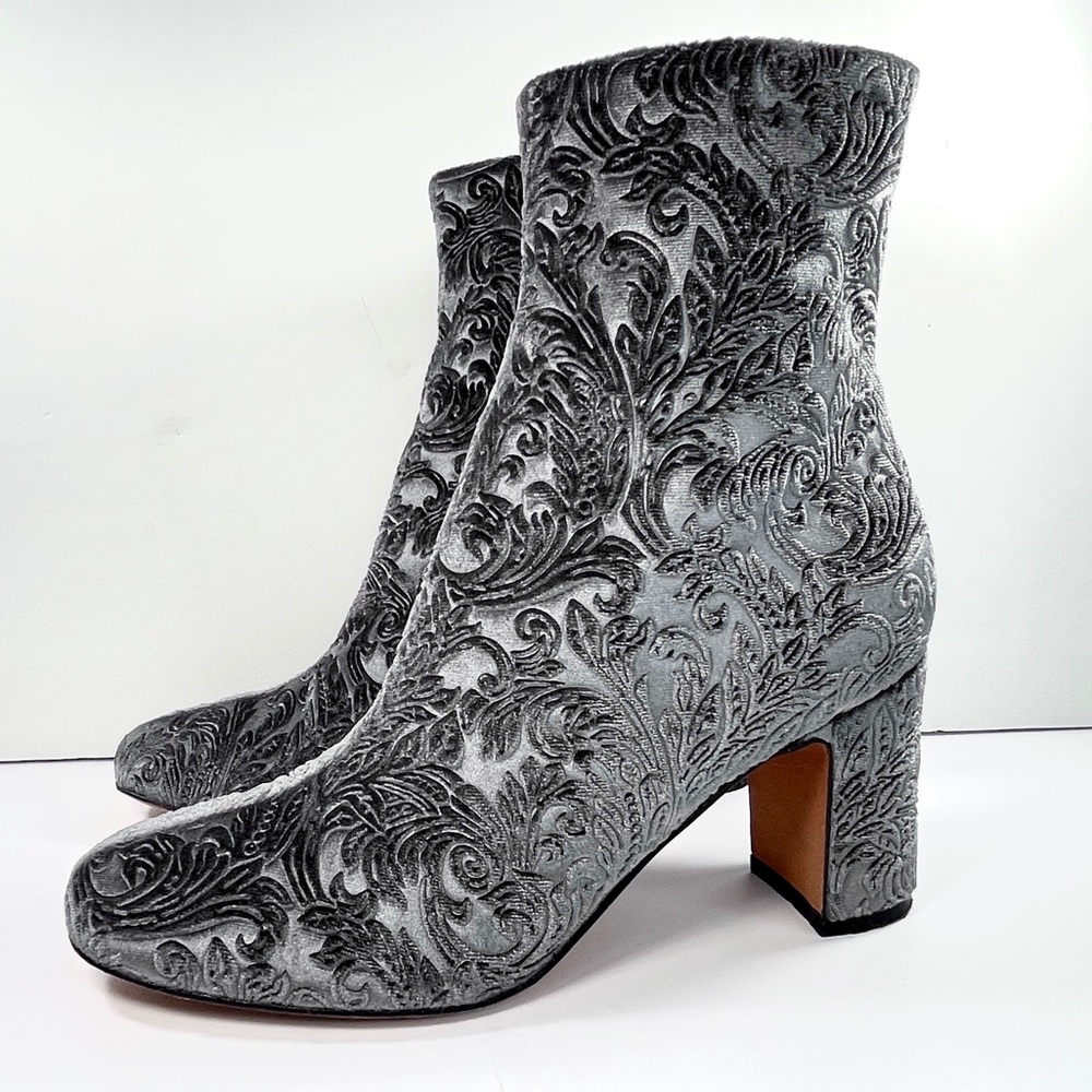 Marc Fisher LTD Silver / Gray Floral Embroidery Velvet Booties Size 6.5